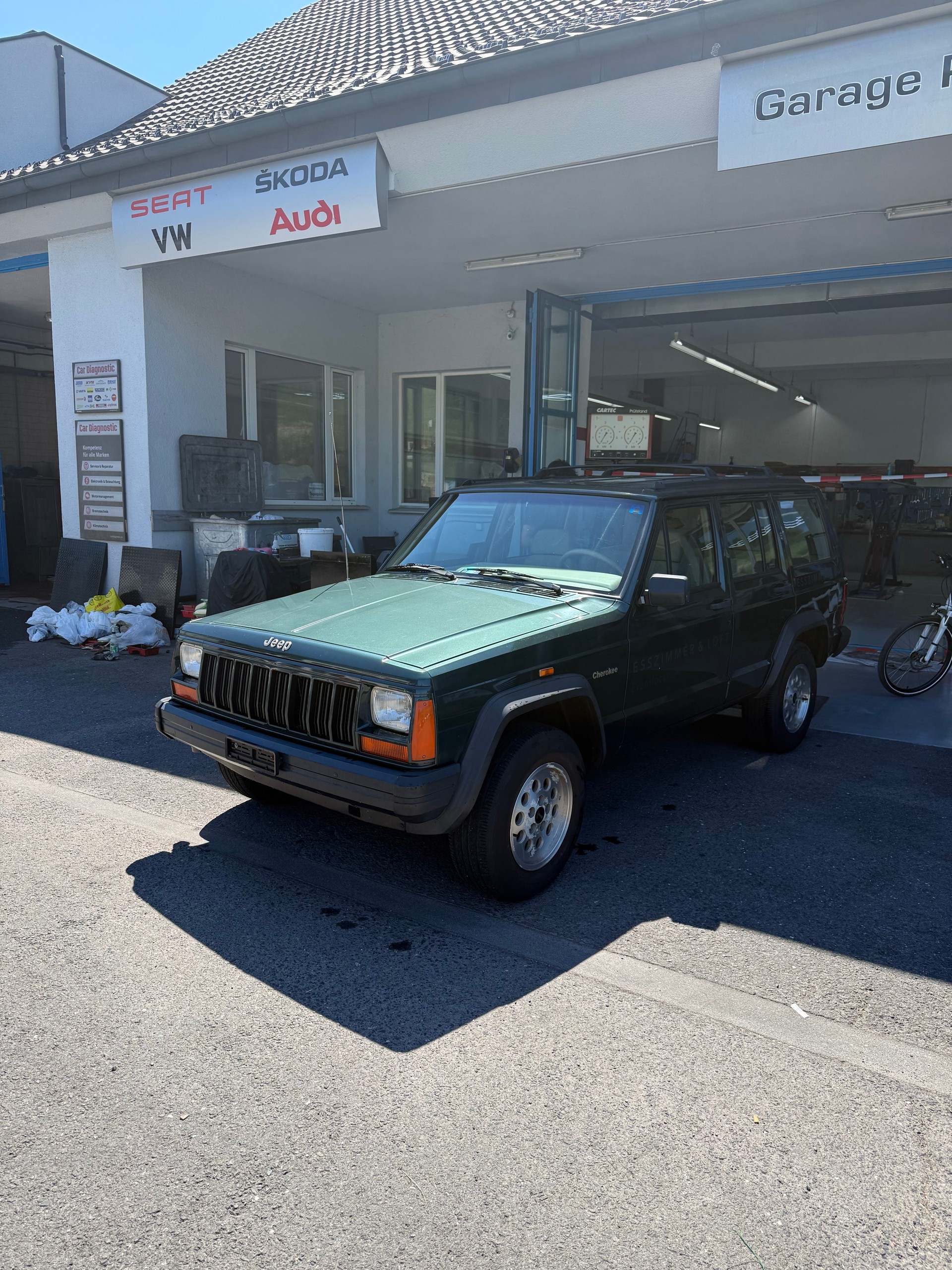 JEEP Cherokee 2.5 Jamboree-showroom-element-3