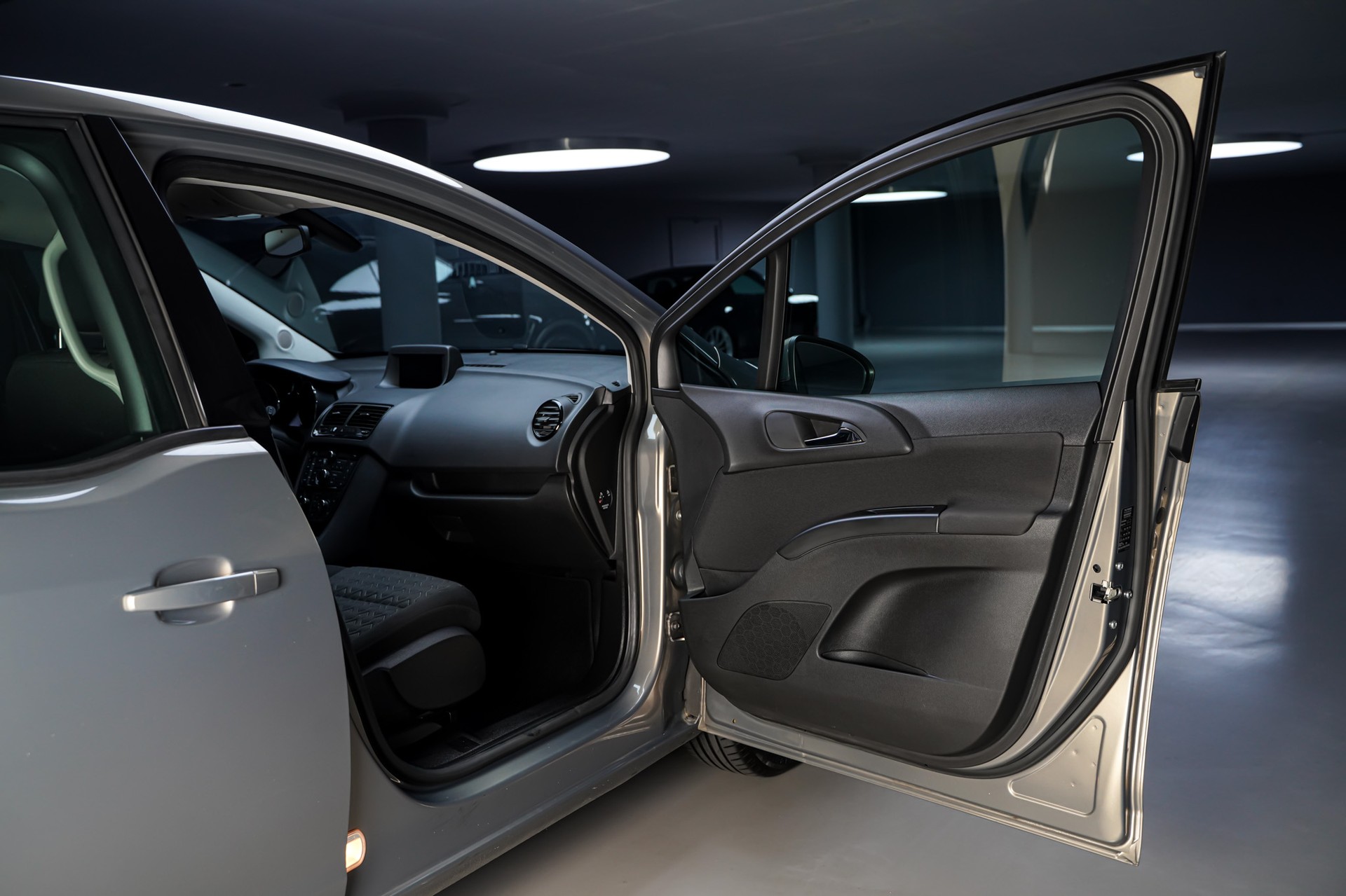 OPEL Meriva 1.4 Turbo Active Edition Automatic-image-14