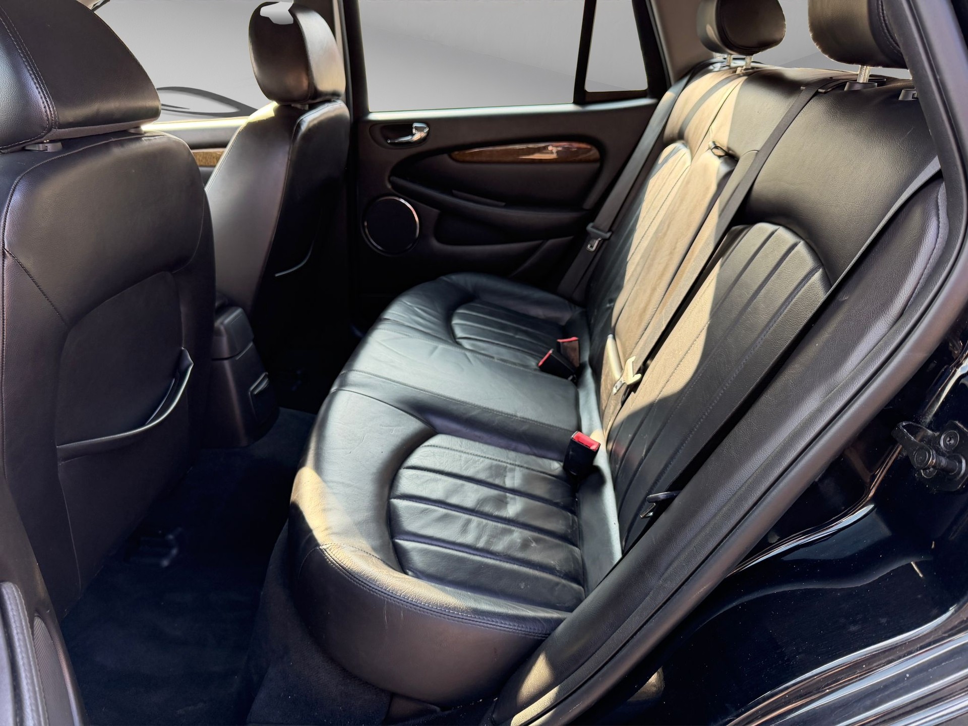 JAGUAR X-Type Estate 3.0 V6 Traction4 Executive-image-14