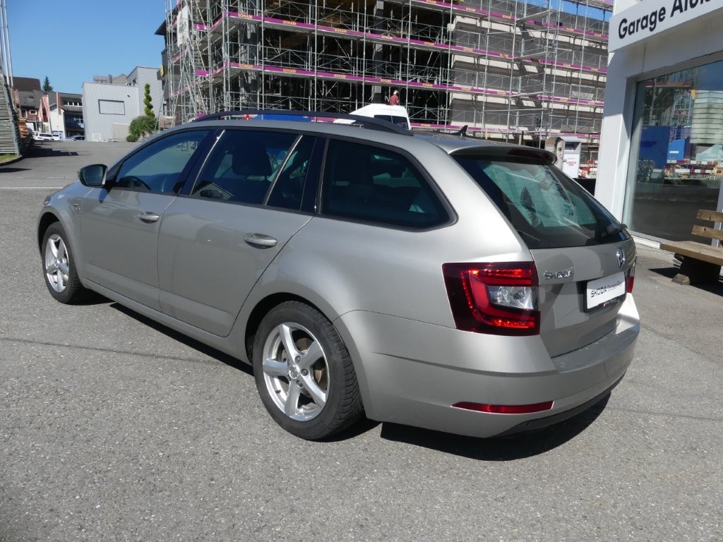 SKODA Octavia Combi 1.8 TSI Clever DSG-showroom-element-1