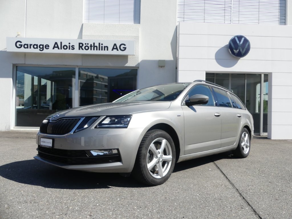 SKODA Octavia Combi 1.8 TSI Clever DSG