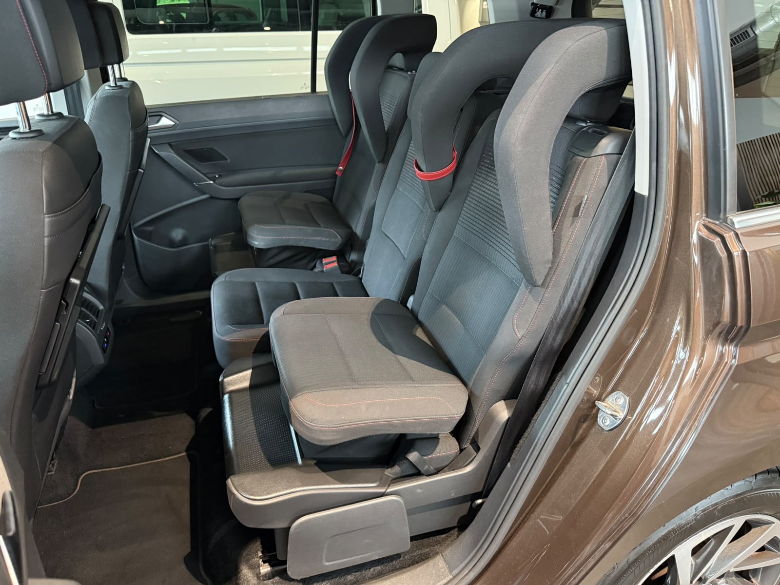 VW Touran 1.6 TDI BlueMotion Technology Comfortline DSG-image-10