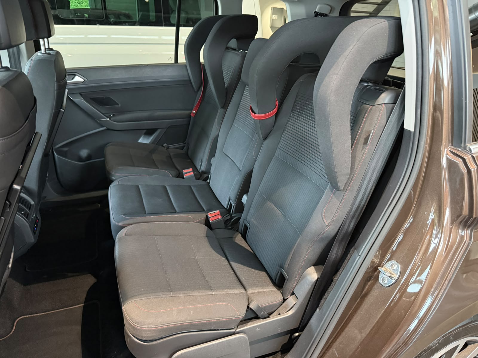 VW Touran 1.6 TDI BlueMotion Technology Comfortline DSG-image-11