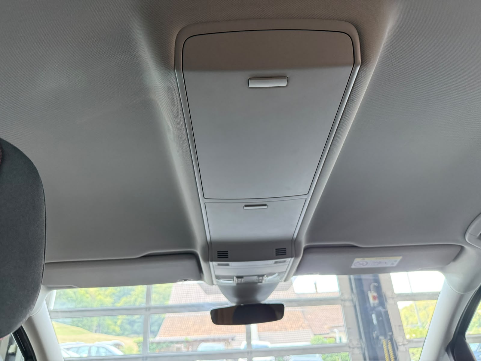VW Touran 1.6 TDI BlueMotion Technology Comfortline DSG-image-17