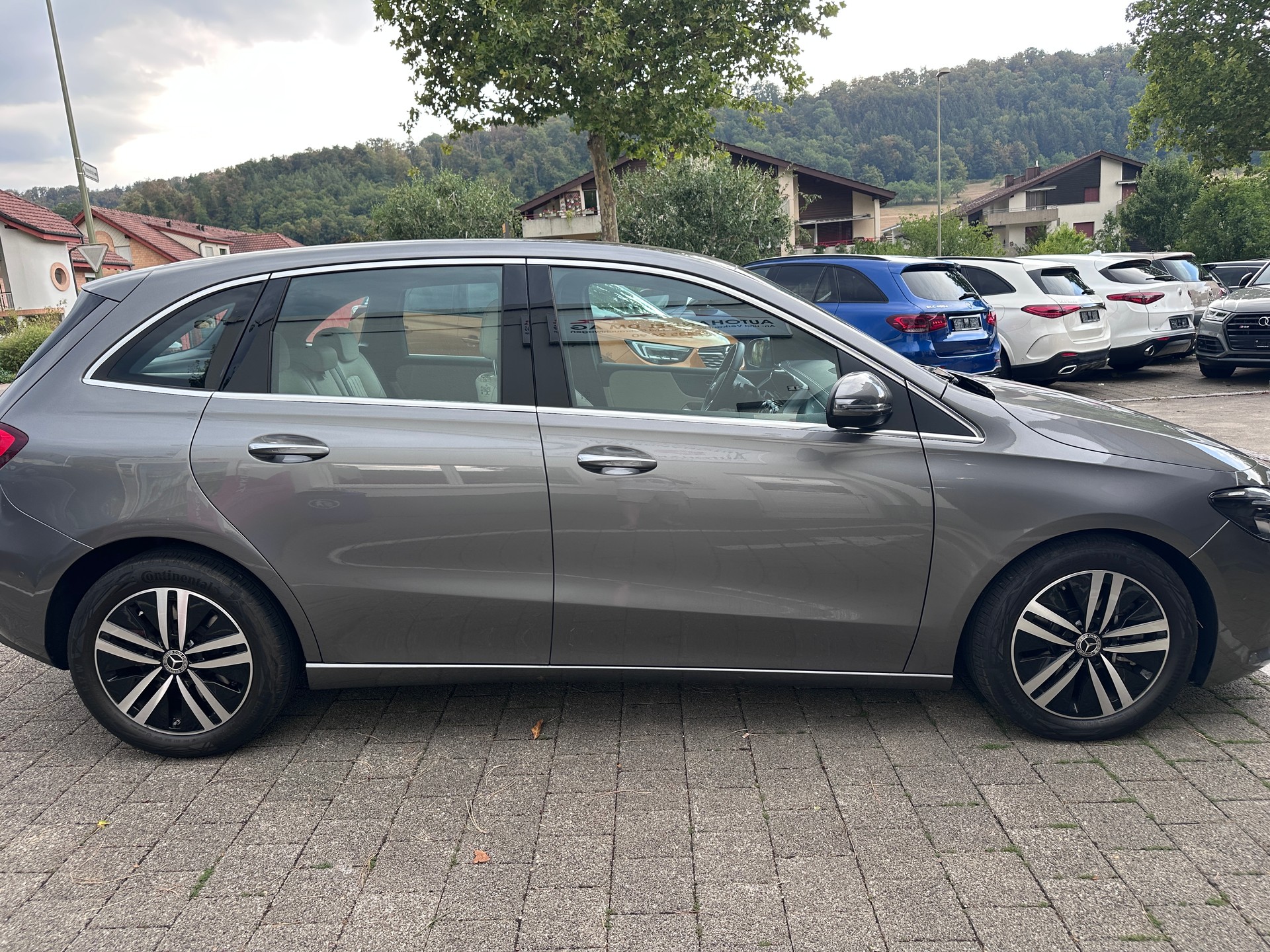 MERCEDES-BENZ B 250 4Matic AMG Line-image-6