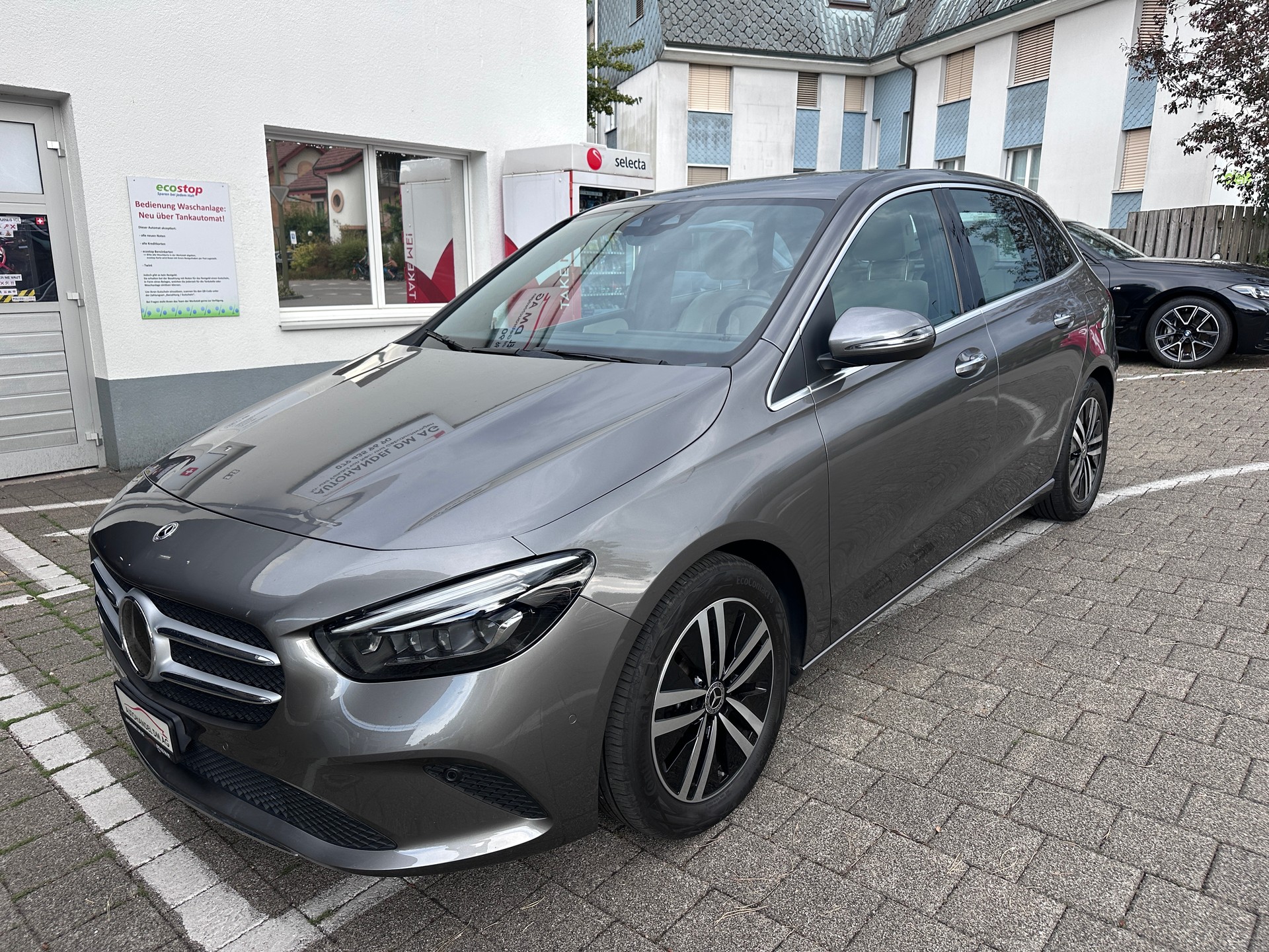 MERCEDES-BENZ B 250 4Matic AMG Line-showroom-element-1
