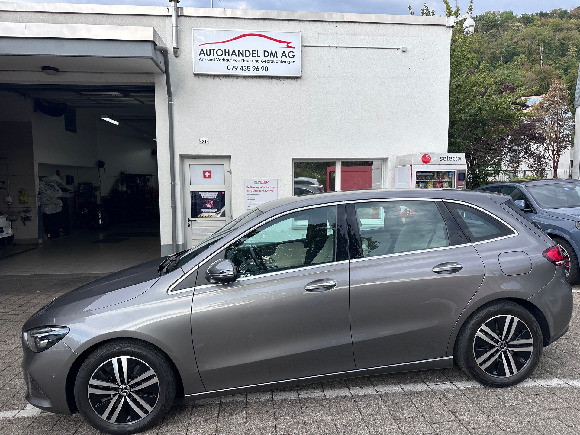 MERCEDES-BENZ B 250 4Matic AMG Line-showroom-element-2