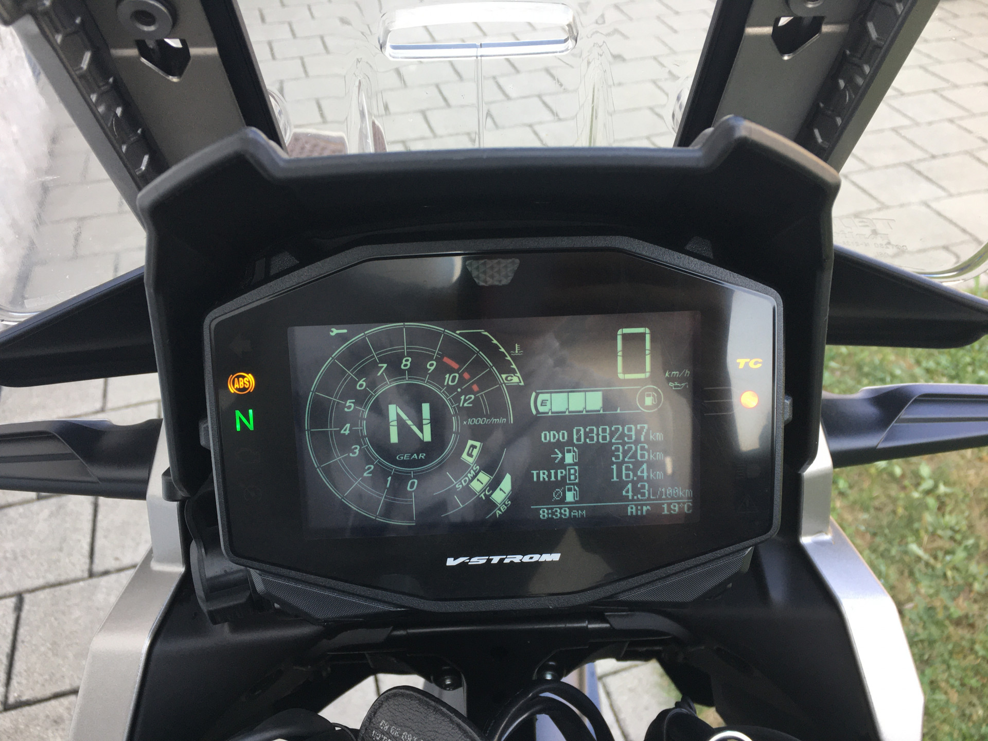 SUZUKI DL 1050 A V-Strom XT-image-4