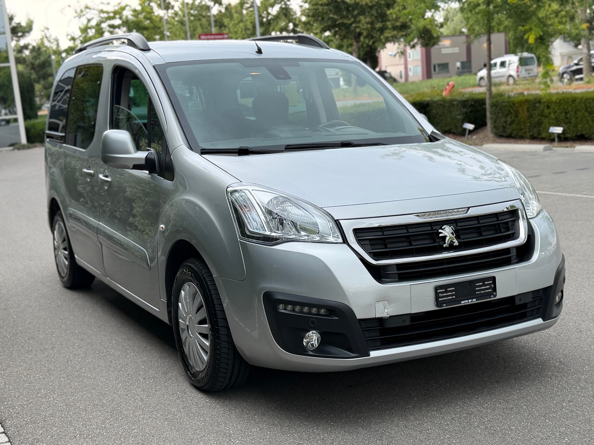 PEUGEOT Partner 1.6 BlueHDi Active-image-1