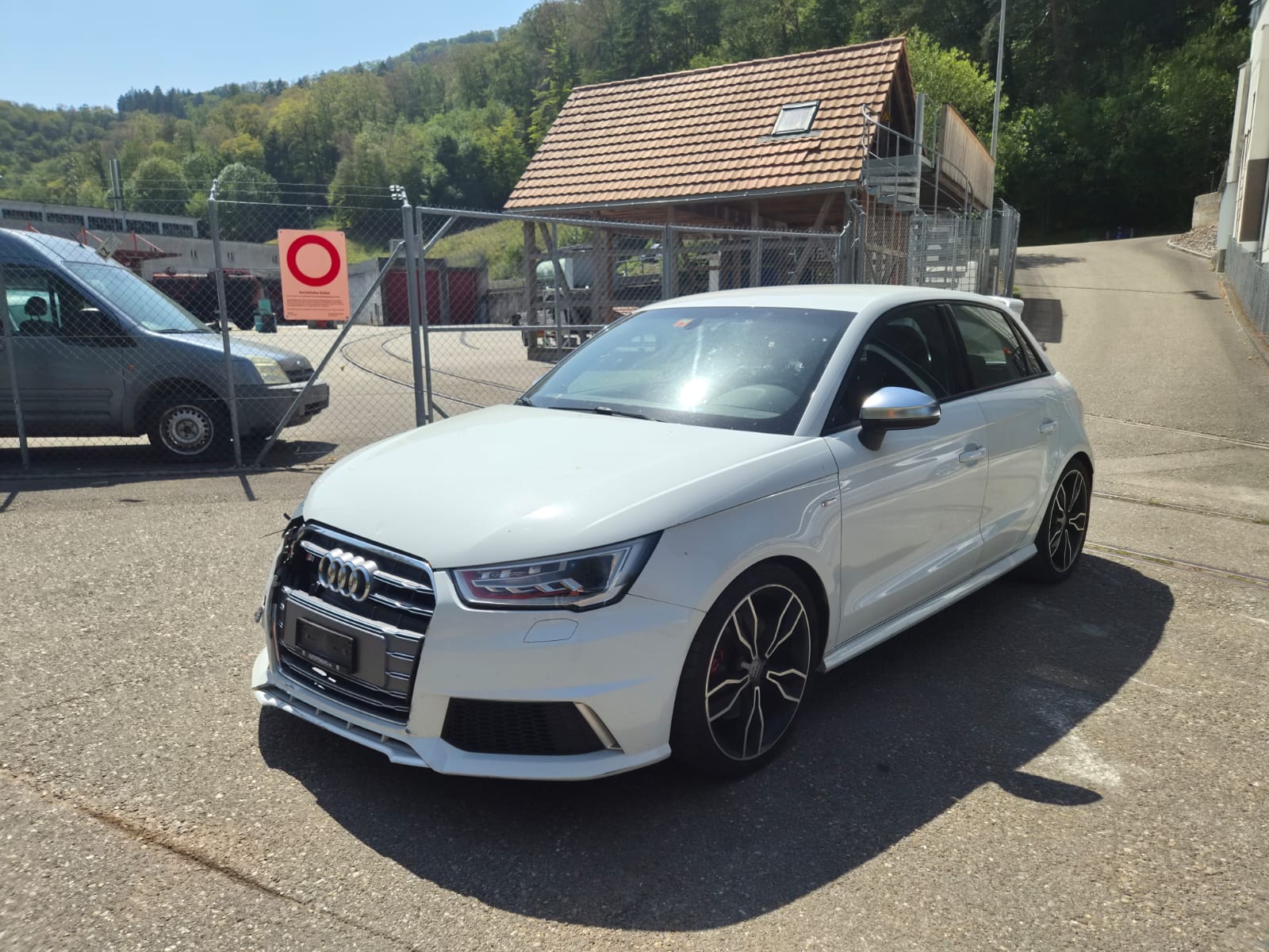 AUDI S1 Sportback 2.0 TFSI Sport quattro-showroom-element-3