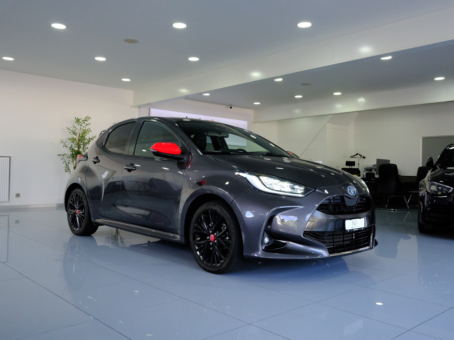 TOYOTA Yaris 1.5 Pop e-CVT-showroom-element-1