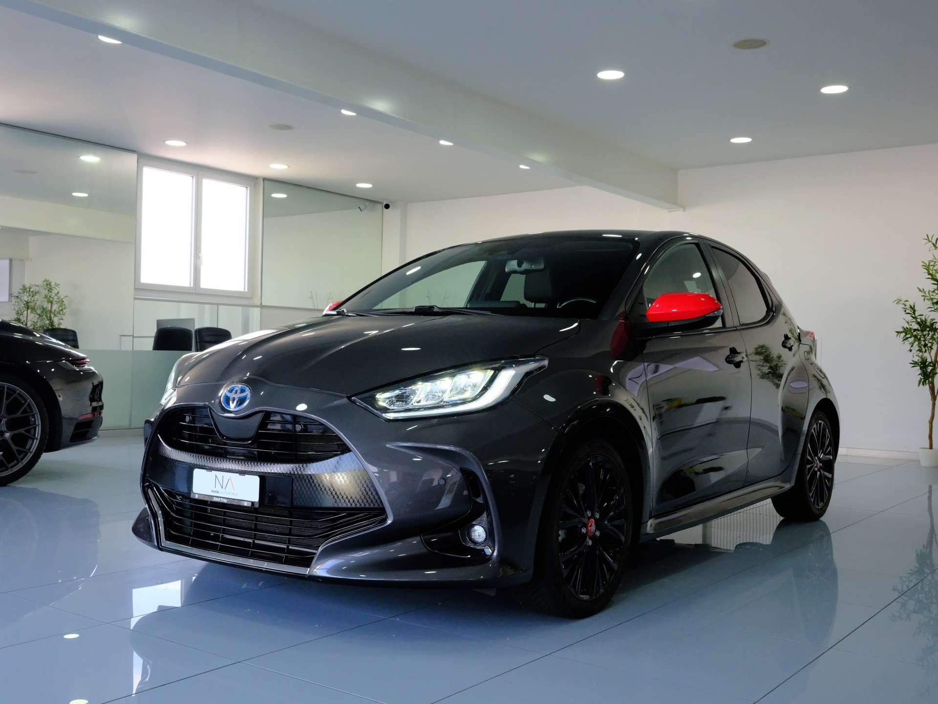 TOYOTA Yaris 1.5 Pop e-CVT-showroom-element-3