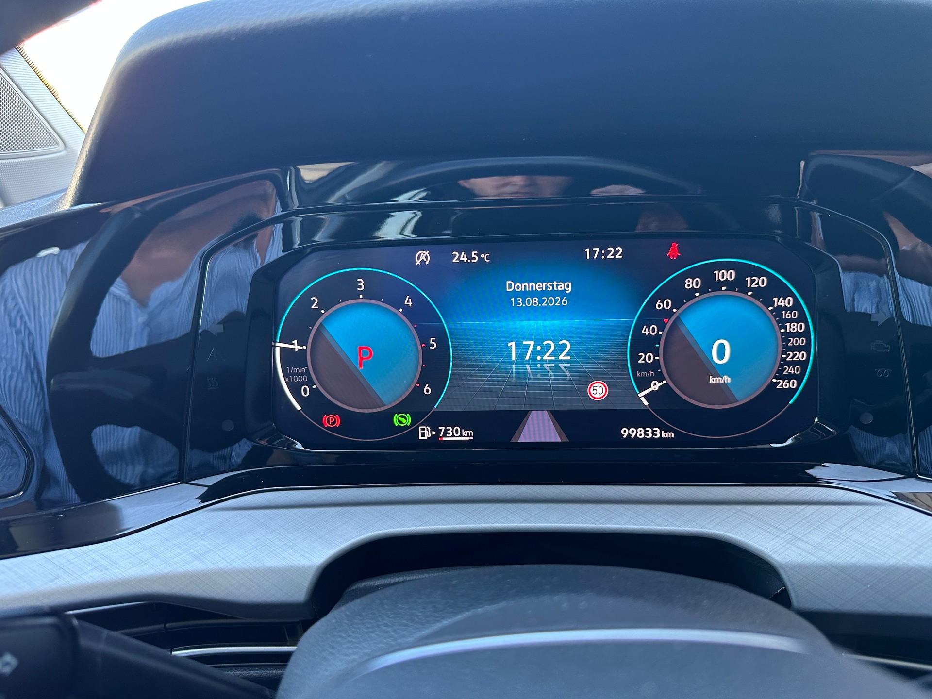 VW Golf Variant 2.0 TDI Life DSG 4Motion-image-10