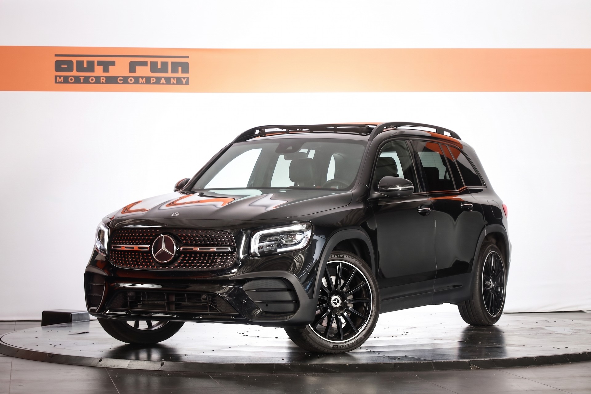 MERCEDES-BENZ GLB 250 4Matic AMG Line Premium Plus * CarPlay * Black Pack * Open Sky