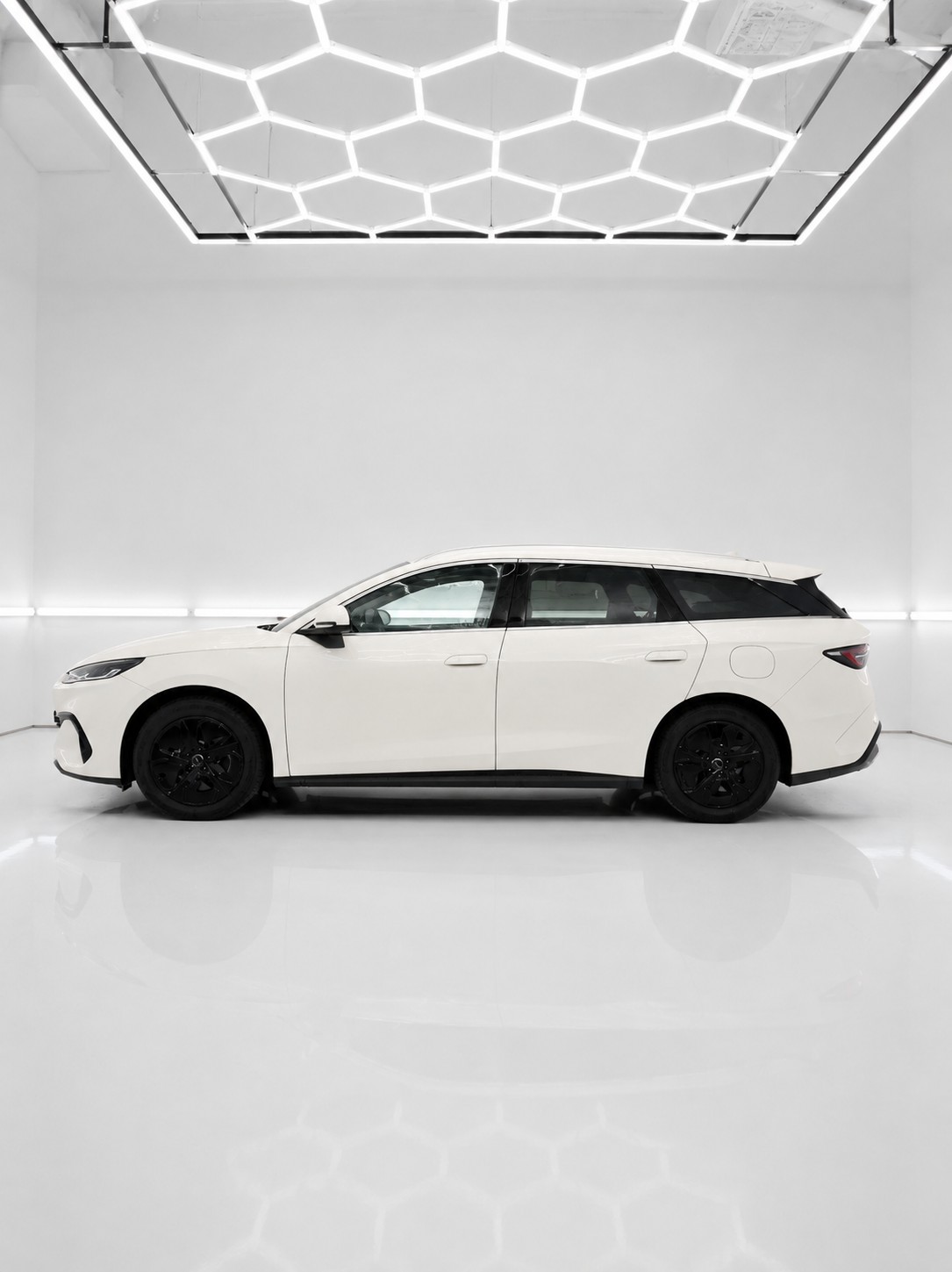 BYD Seal 6 DM-i Touring Boost-showroom-element-3