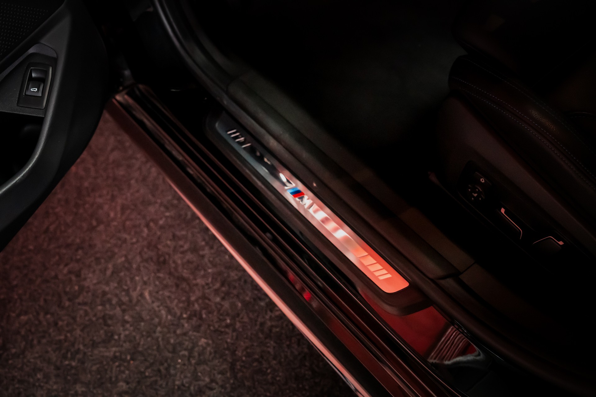 BMW 320d xDrive SAG M Sport / LCI / 360°Kamera / HeadUp / Leder-image-27