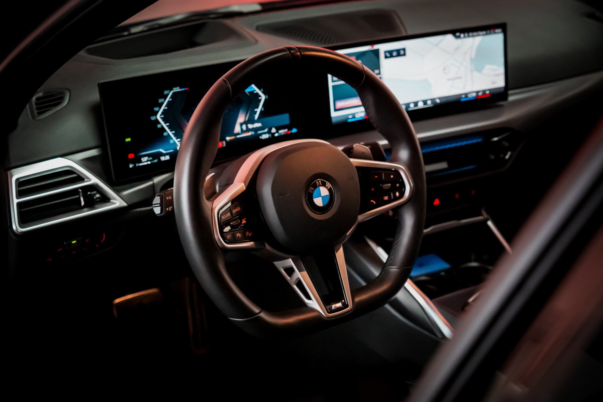 BMW 320d xDrive SAG M Sport / LCI / 360°Kamera / HeadUp / Leder-image-12