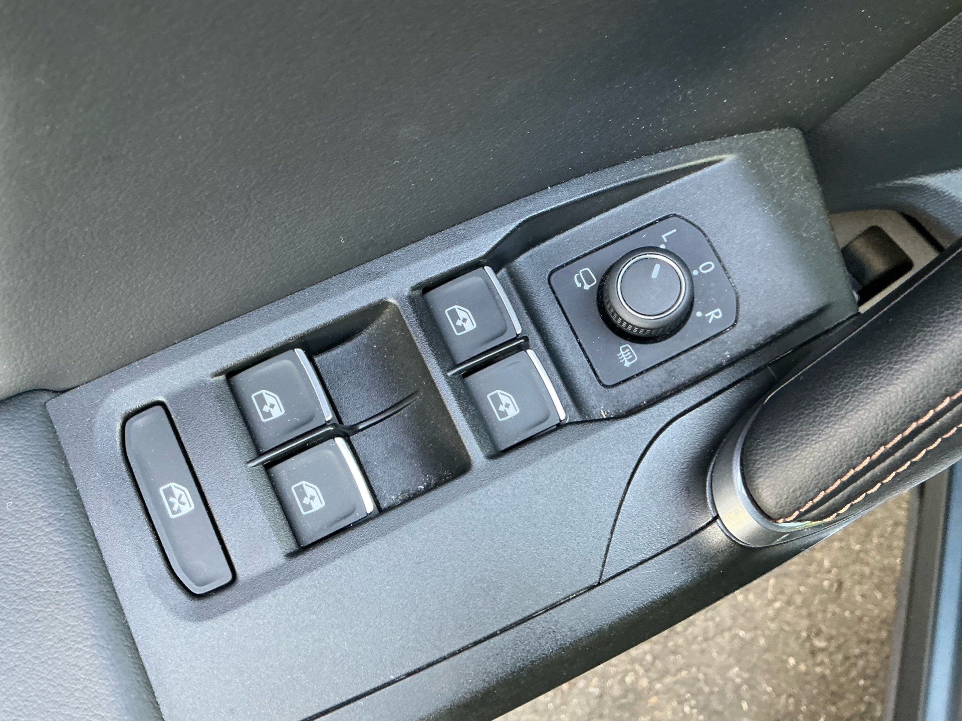 CUPRA Formentor VZ 4Drive *** TECH GREY MATT & TOP AUSSTATTUNG ***-image-26