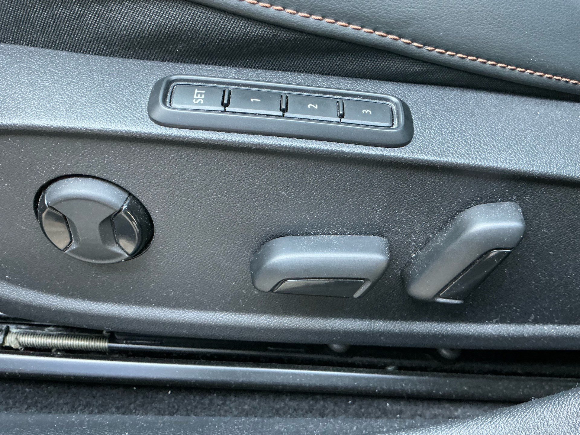 CUPRA Formentor VZ 4Drive *** TECH GREY MATT & TOP AUSSTATTUNG ***-image-27