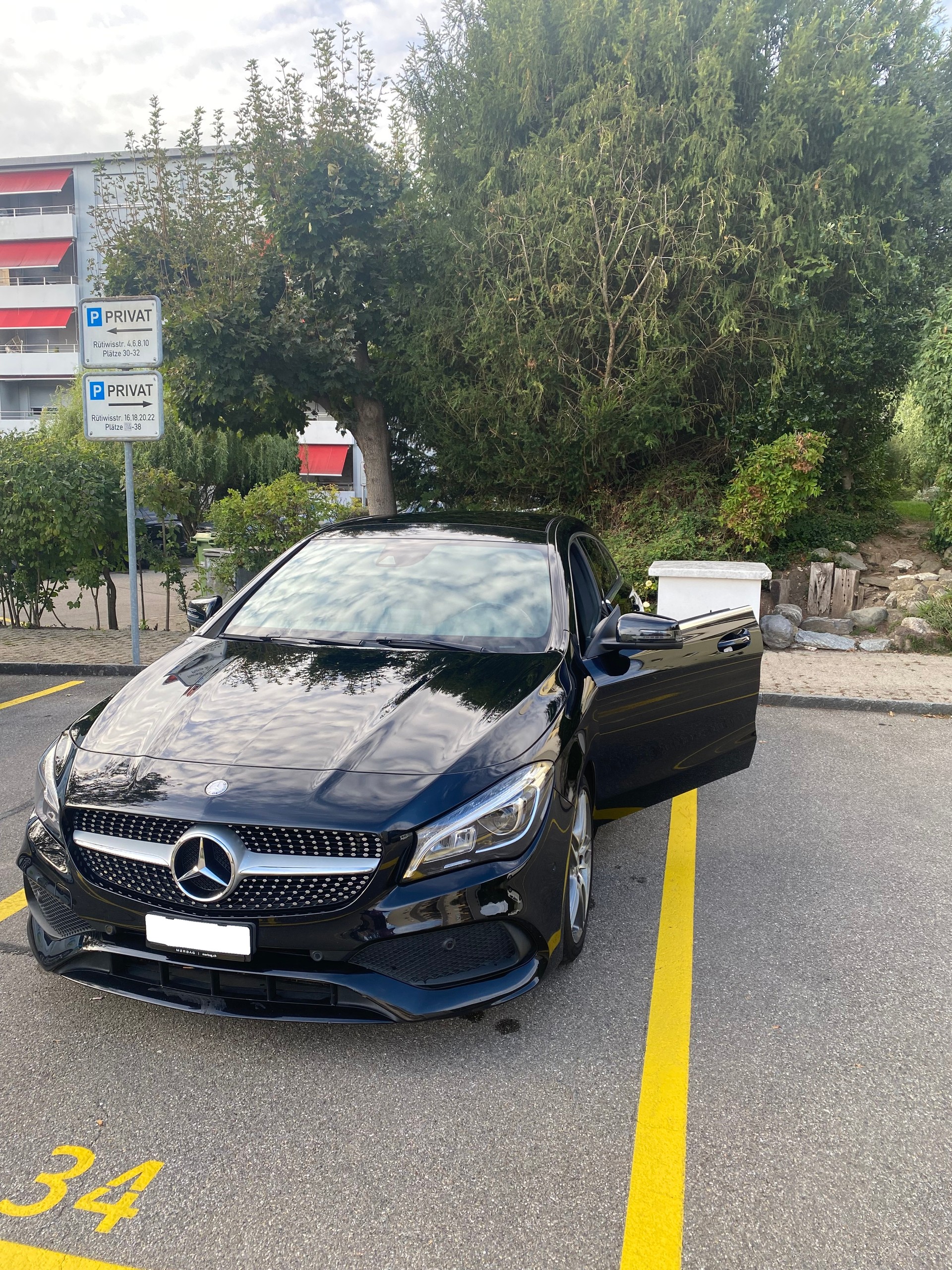 MERCEDES-BENZ CLA 200 d 4 matic-image-1