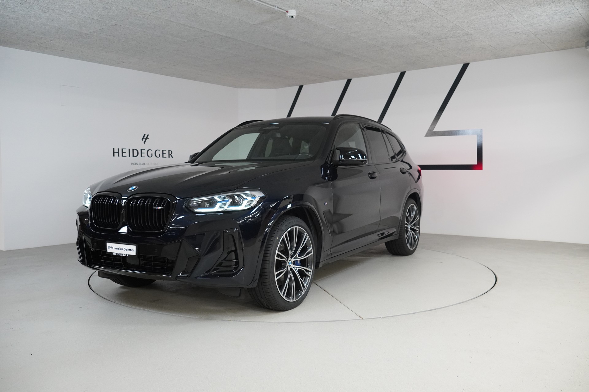 BMW X3 M40i Travel
