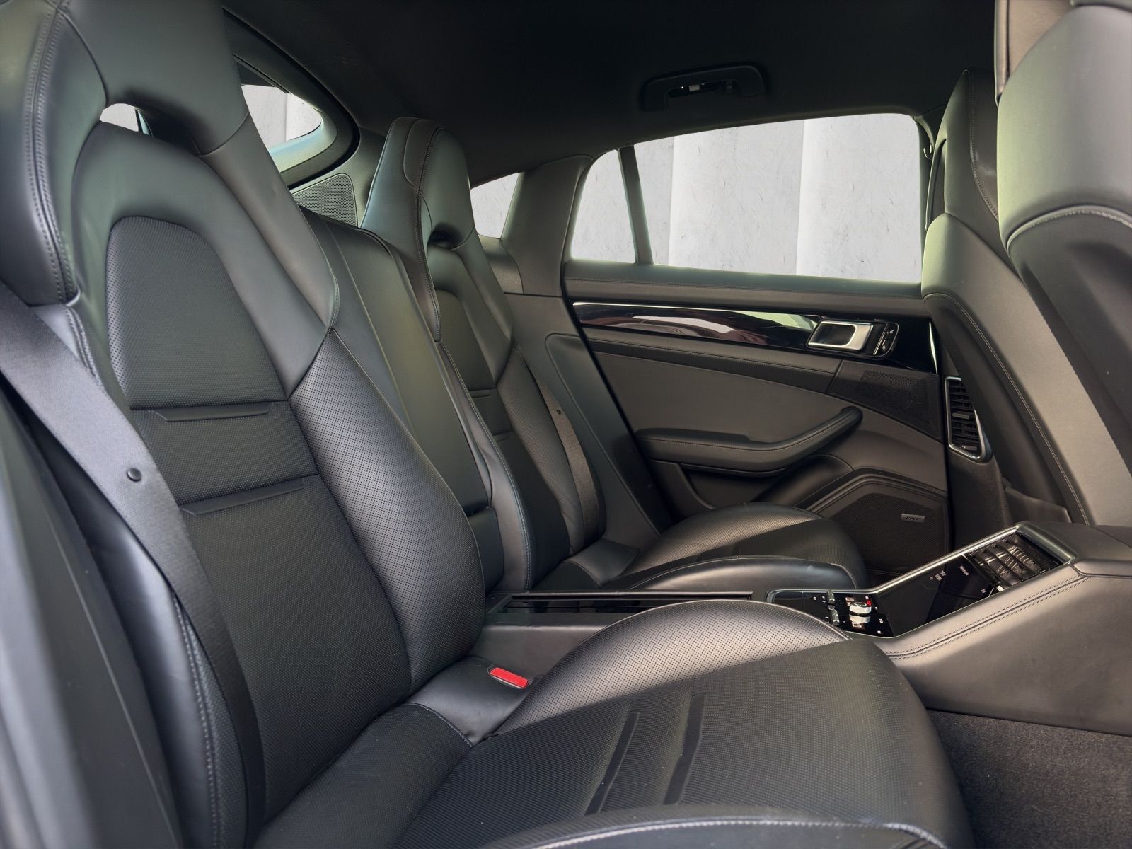 PORSCHE Panamera 4S Diesel PDK-image-17