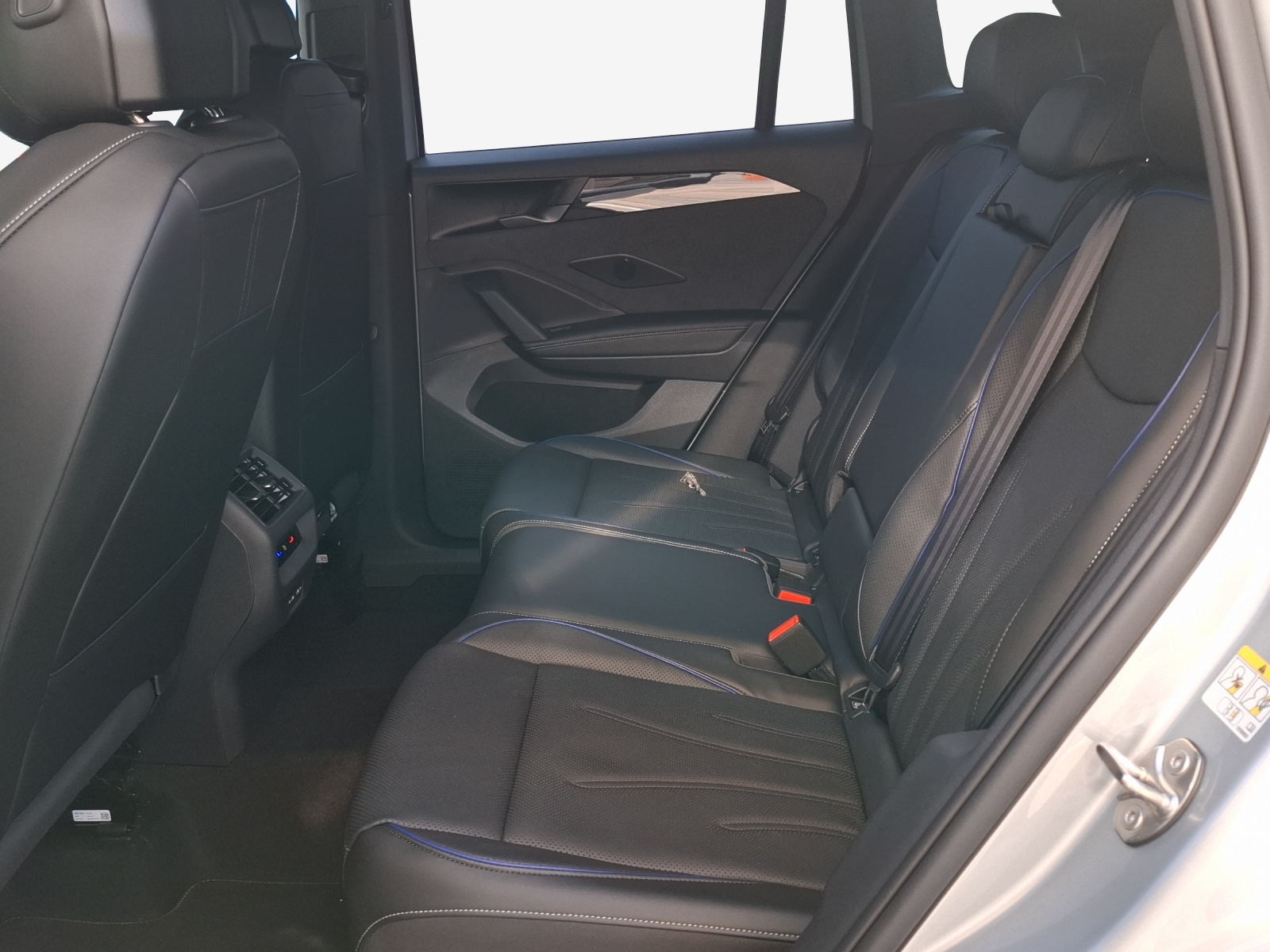 VW Tiguan 2.0 TSI DSG R-Line 4Motion-image-11