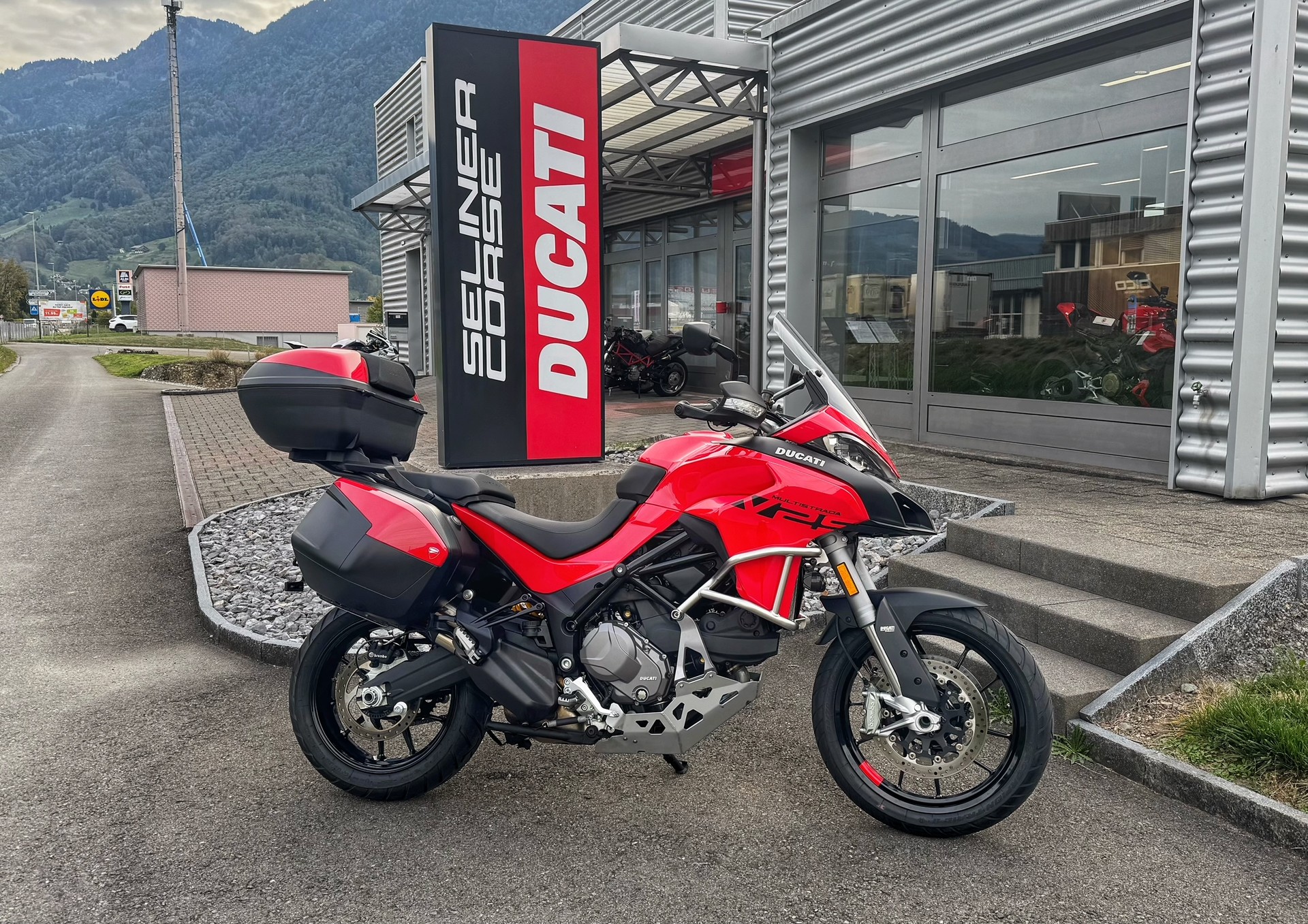 DUCATI Multistrada V2 S Touring-image-3