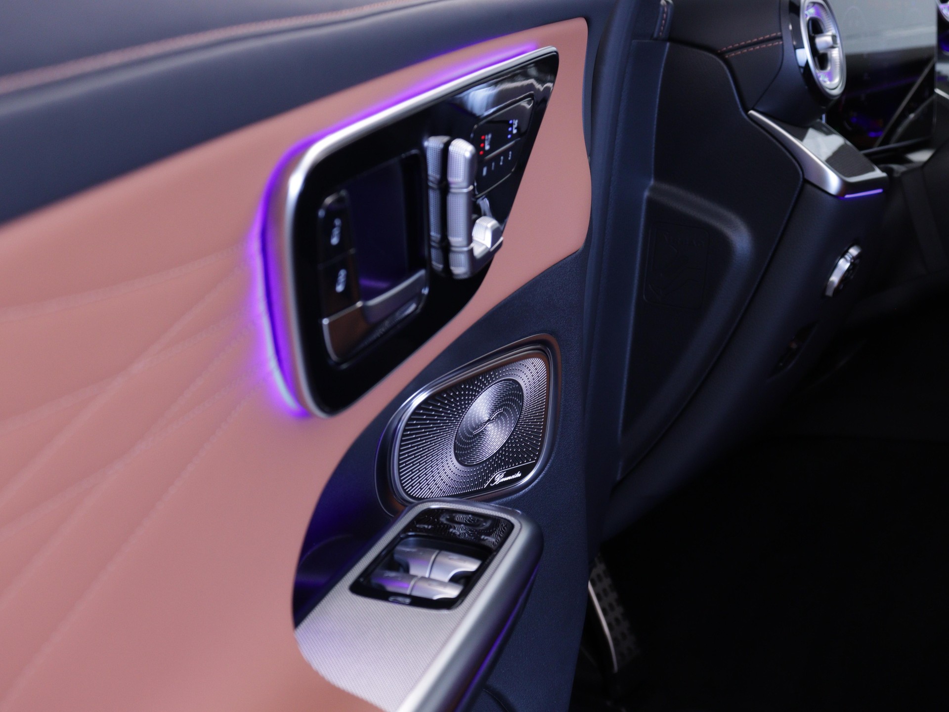 MERCEDES-BENZ GLC-Klasse GLC 400 e EQ Star AMG Line 4matic-image-8