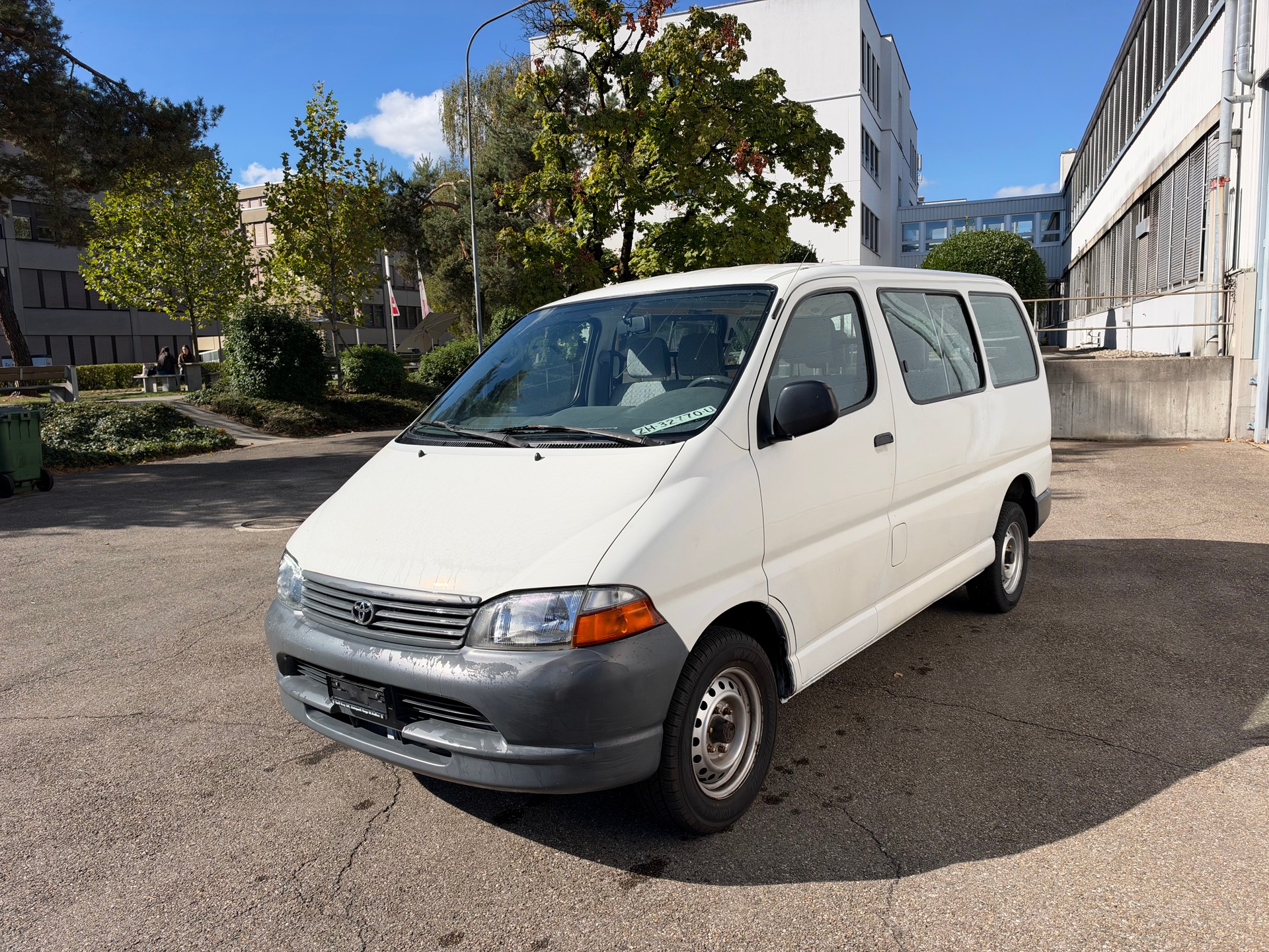 TOYOTA Hiace 2.7 Kombi-showroom-element-1