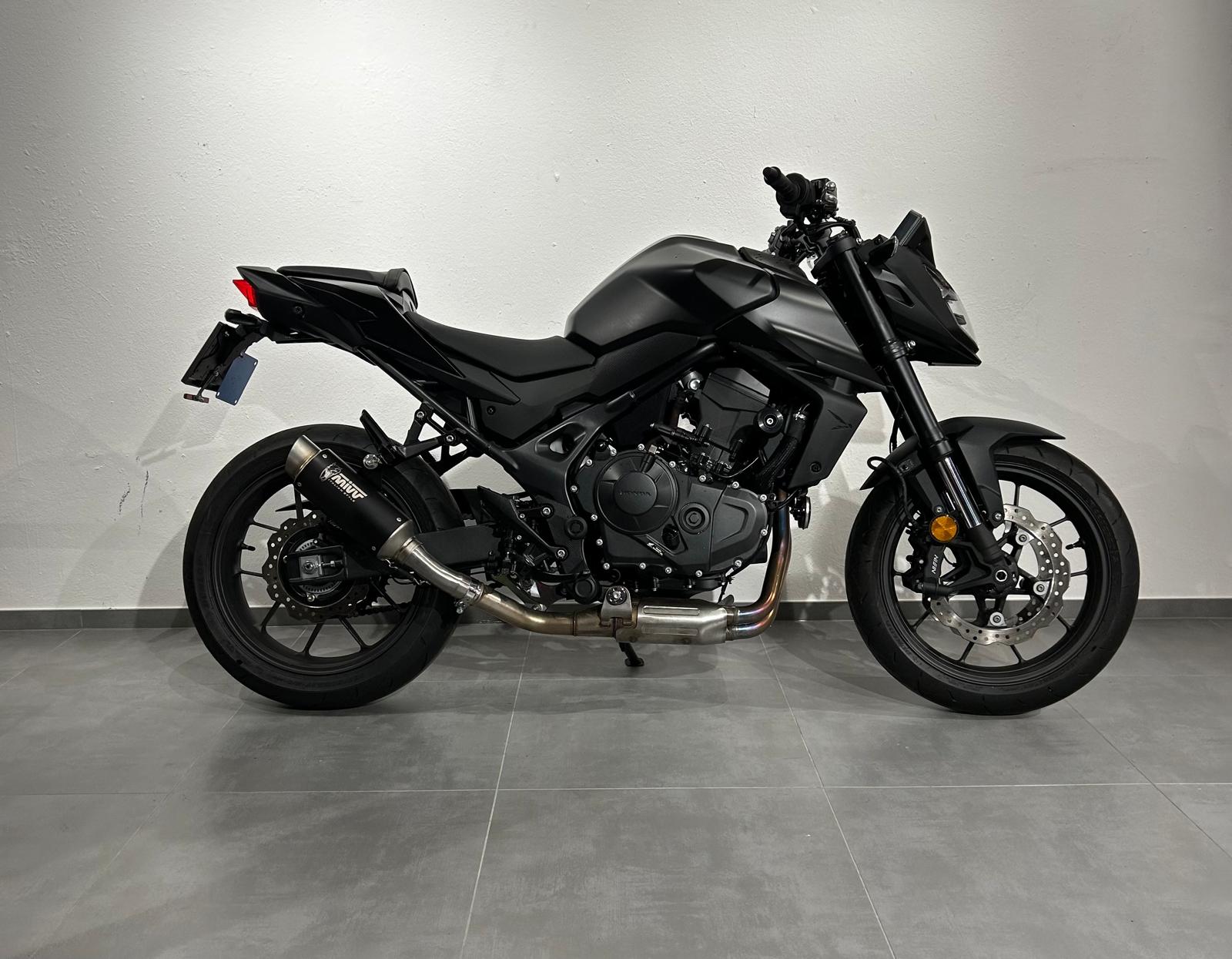 HONDA CB 750 Hornet (Black Edition)