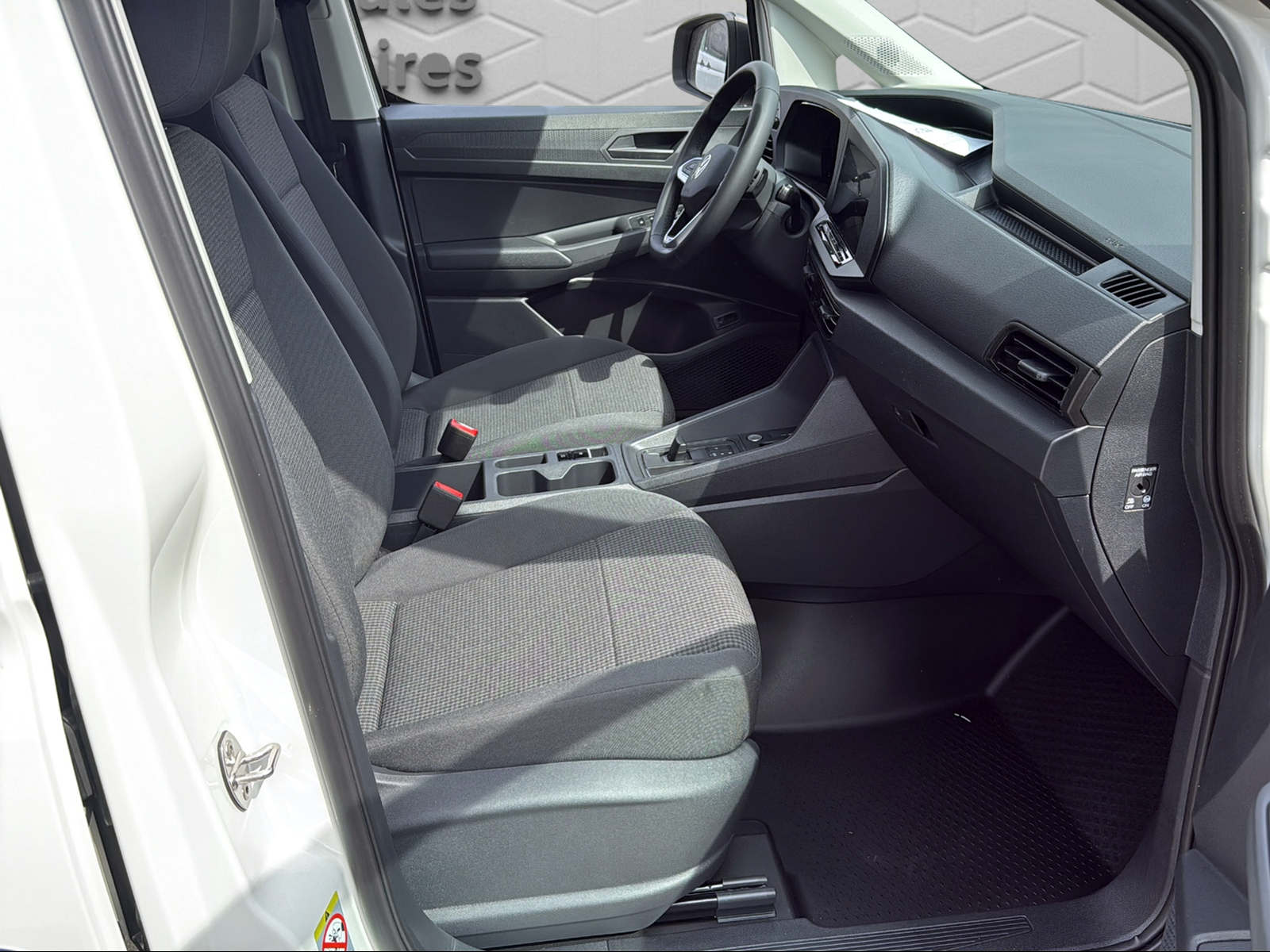 VW Caddy Cargo 1.5 TSI Plug in Hybrid DSG-image-12