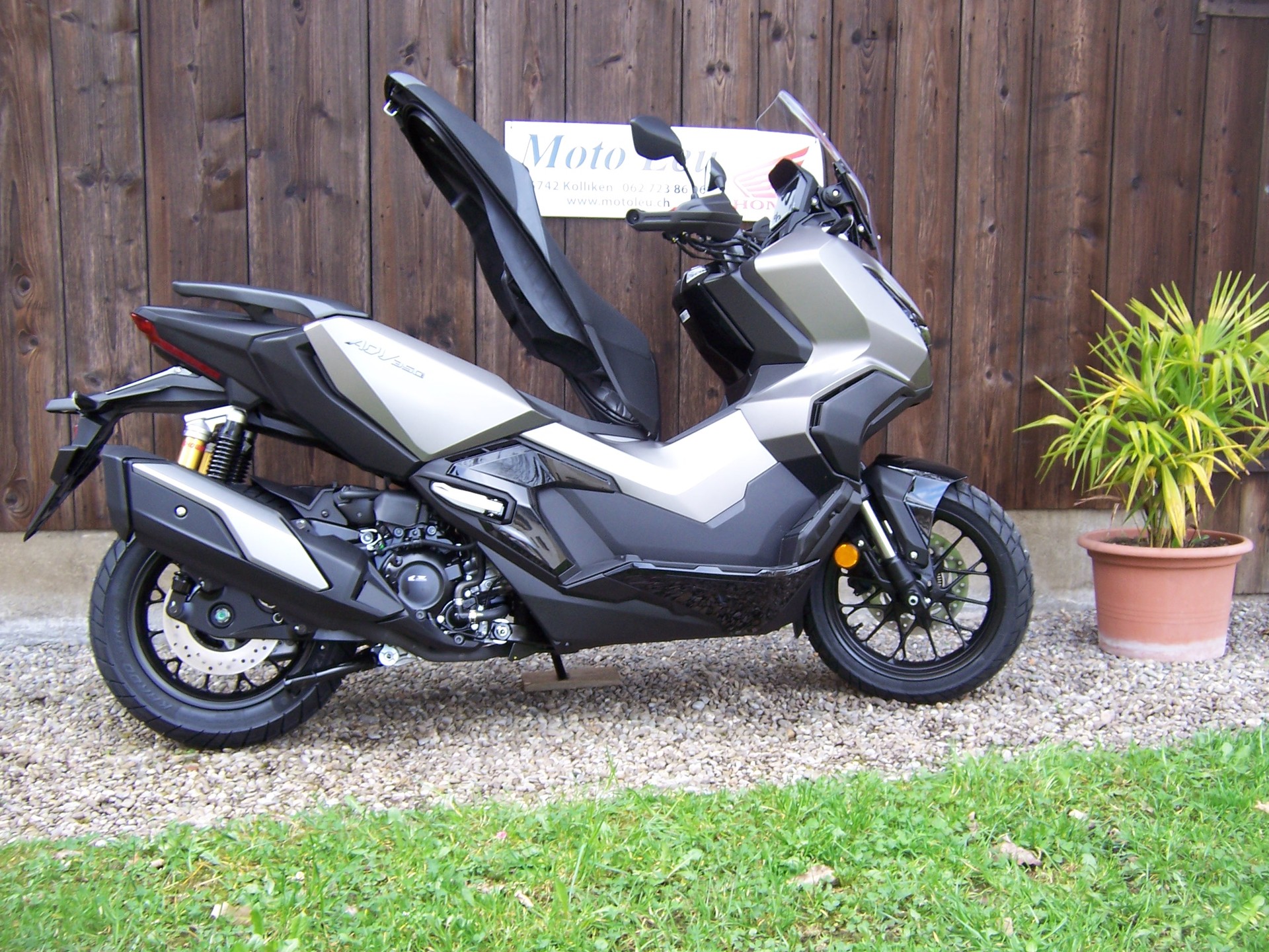 HONDA ADV 350-image-11