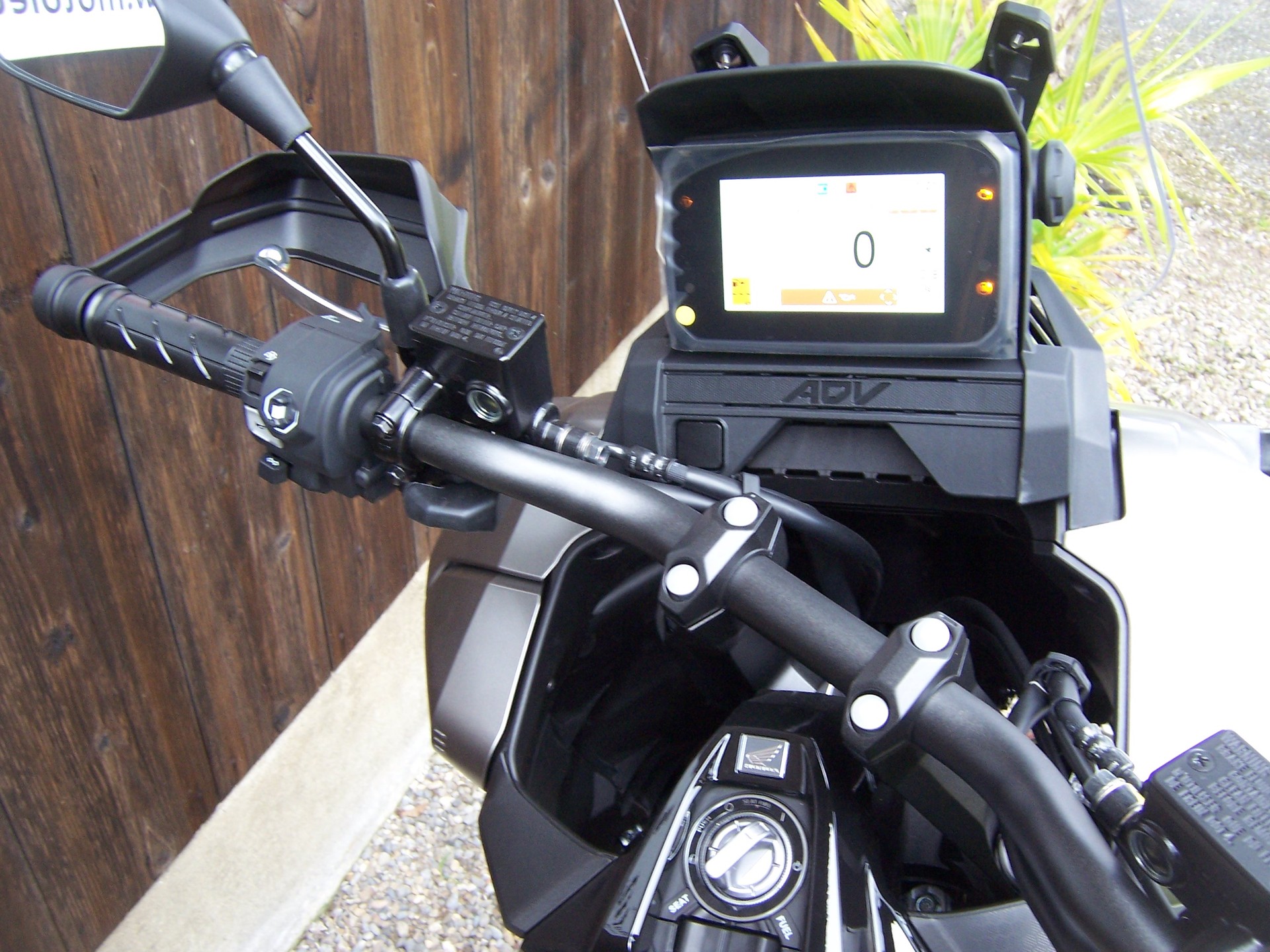 HONDA ADV 350-image-7