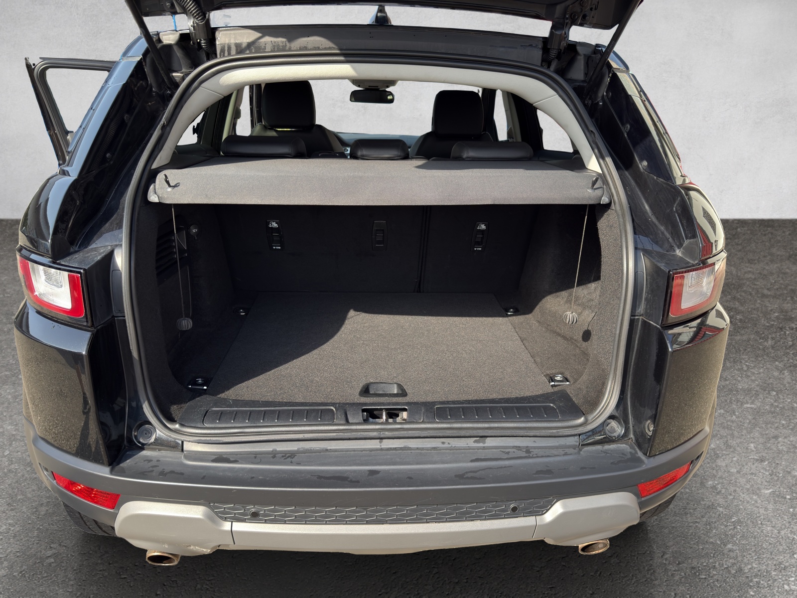 LAND ROVER Range Rover Evoque 2.0 TD4 SE Dynamic AT9-image-17