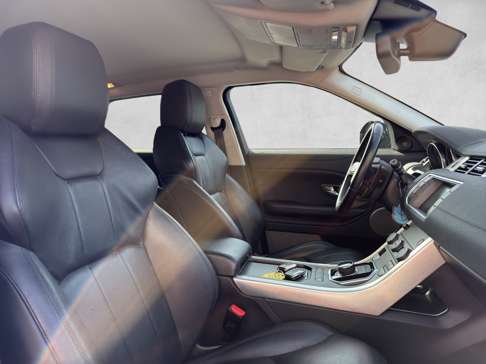 LAND ROVER Range Rover Evoque 2.0 TD4 SE Dynamic AT9-image-14