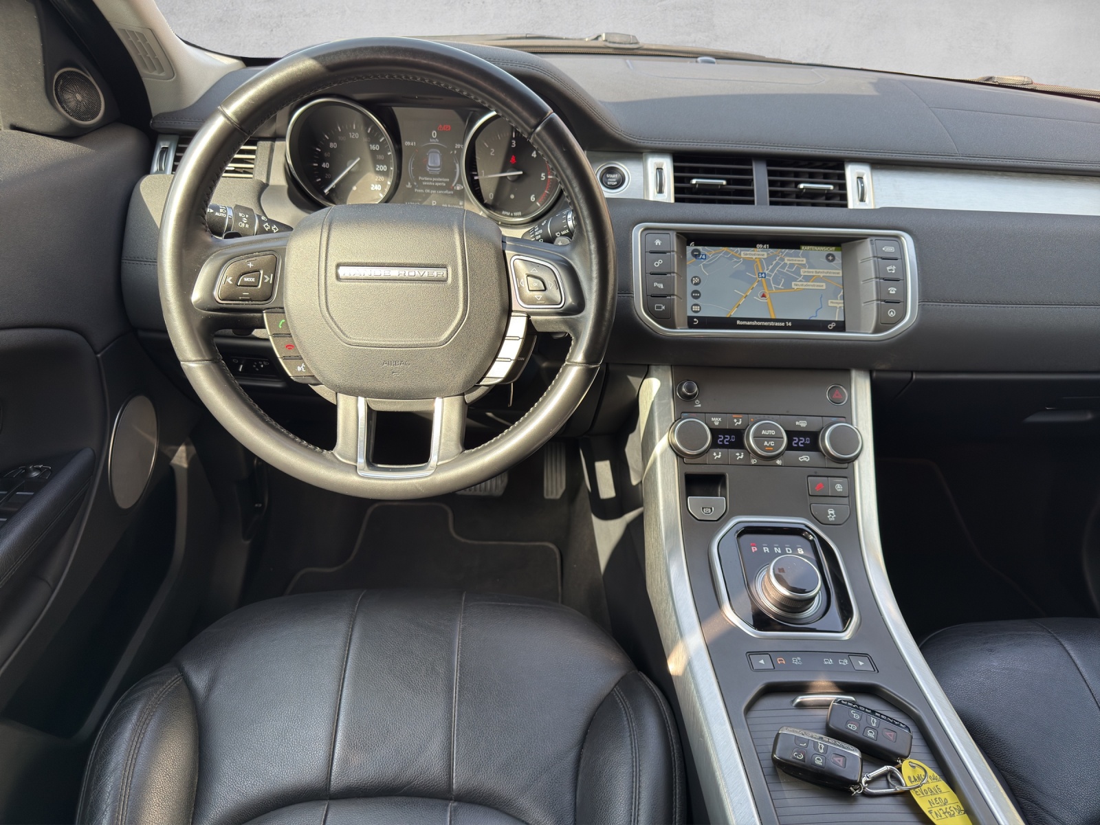 LAND ROVER Range Rover Evoque 2.0 TD4 SE Dynamic AT9-image-10