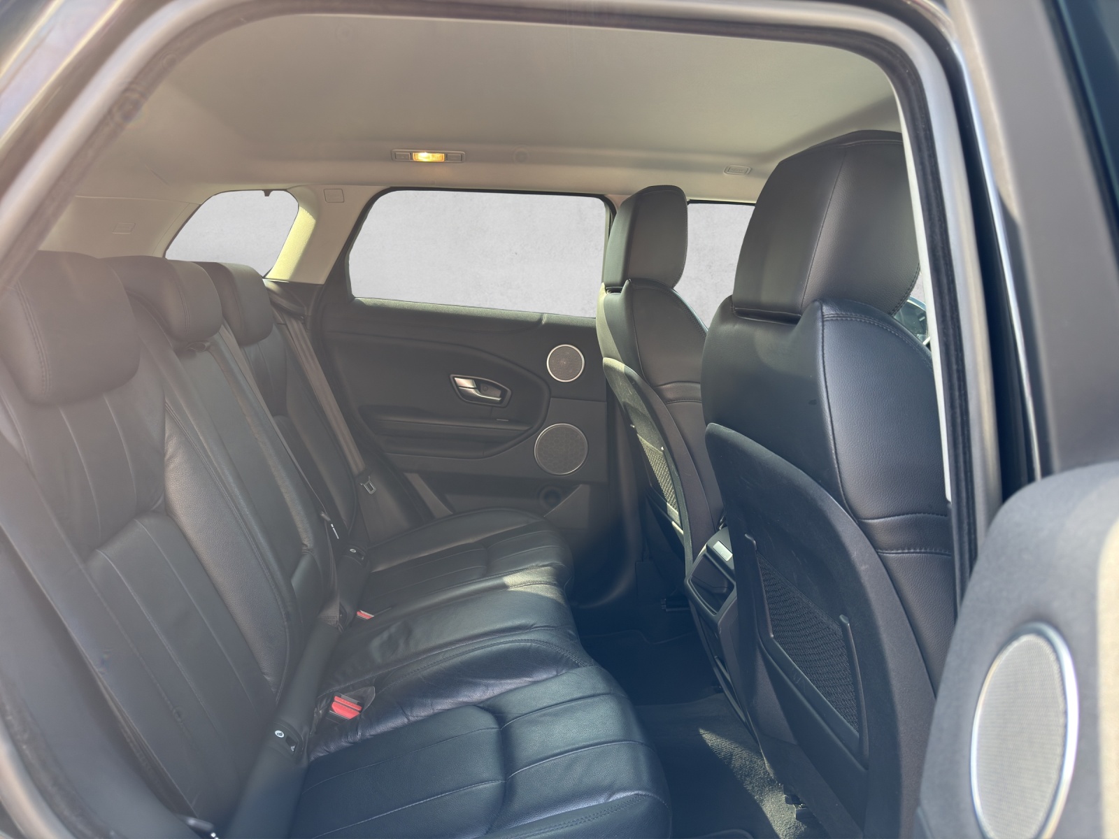 LAND ROVER Range Rover Evoque 2.0 TD4 SE Dynamic AT9-image-15