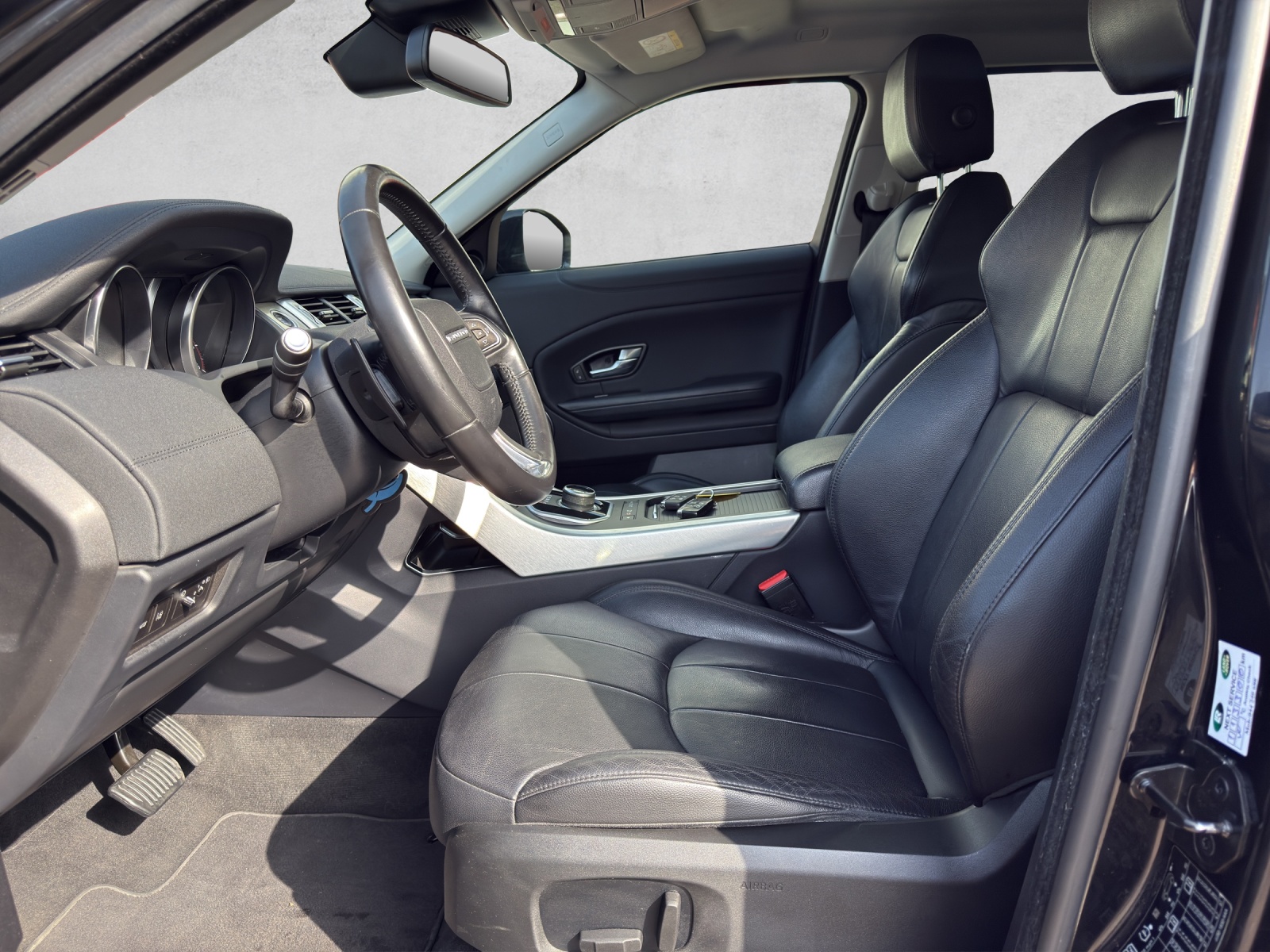 LAND ROVER Range Rover Evoque 2.0 TD4 SE Dynamic AT9-image-9