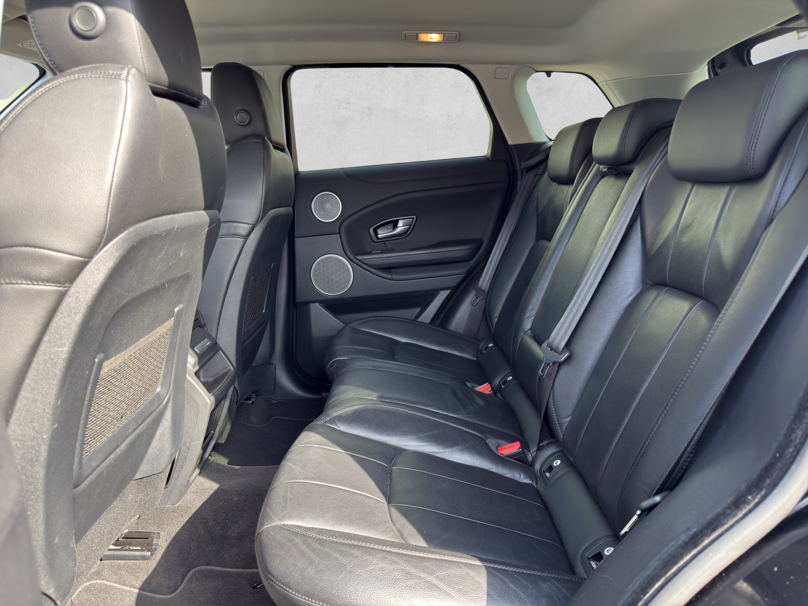 LAND ROVER Range Rover Evoque 2.0 TD4 SE Dynamic AT9-image-16