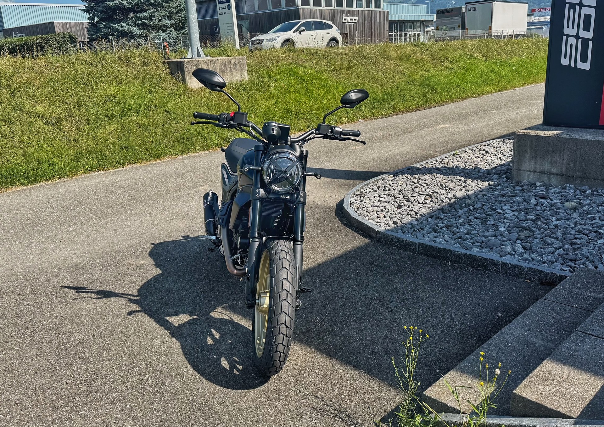 DUCATI Scrambler 803 Full Throttle-image-2