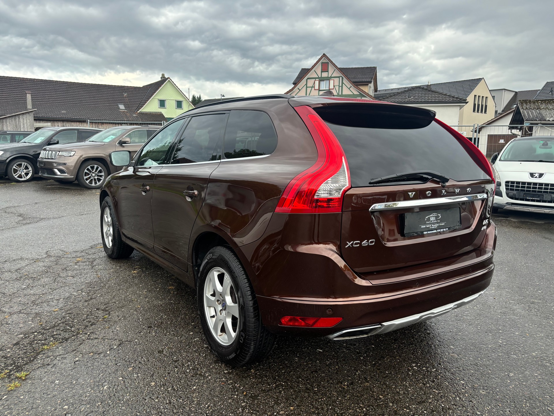 VOLVO XC60 D5 AWD Momentum Geartronic-image-5