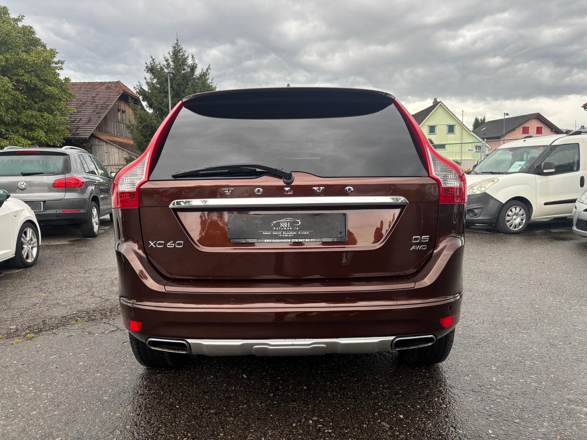 VOLVO XC60 D5 AWD Momentum Geartronic-image-4