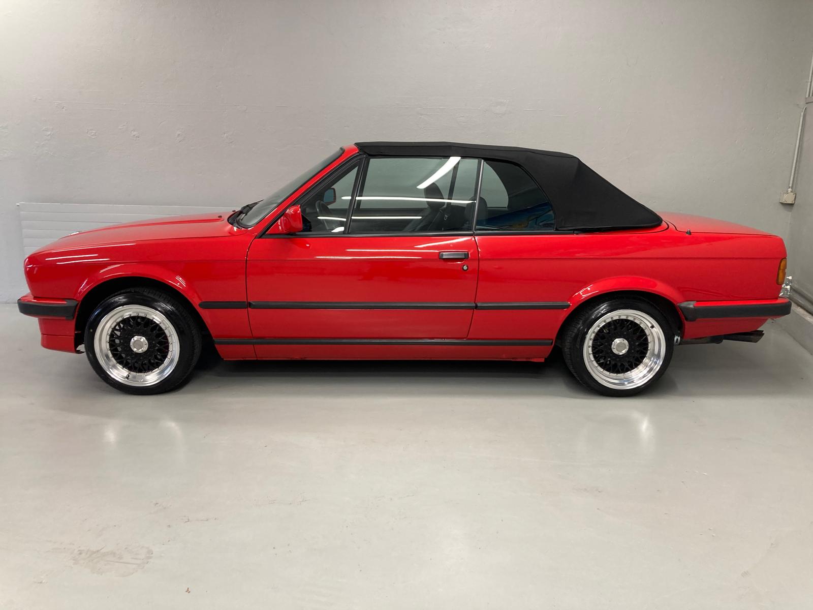 BMW 325i Cabrio-image-2