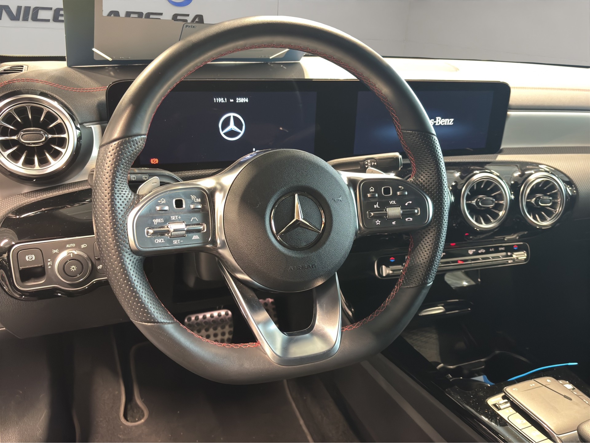 MERCEDES-BENZ CLA Shooting Brake 250 4Matic 7G-DCT AMG Line-image-12