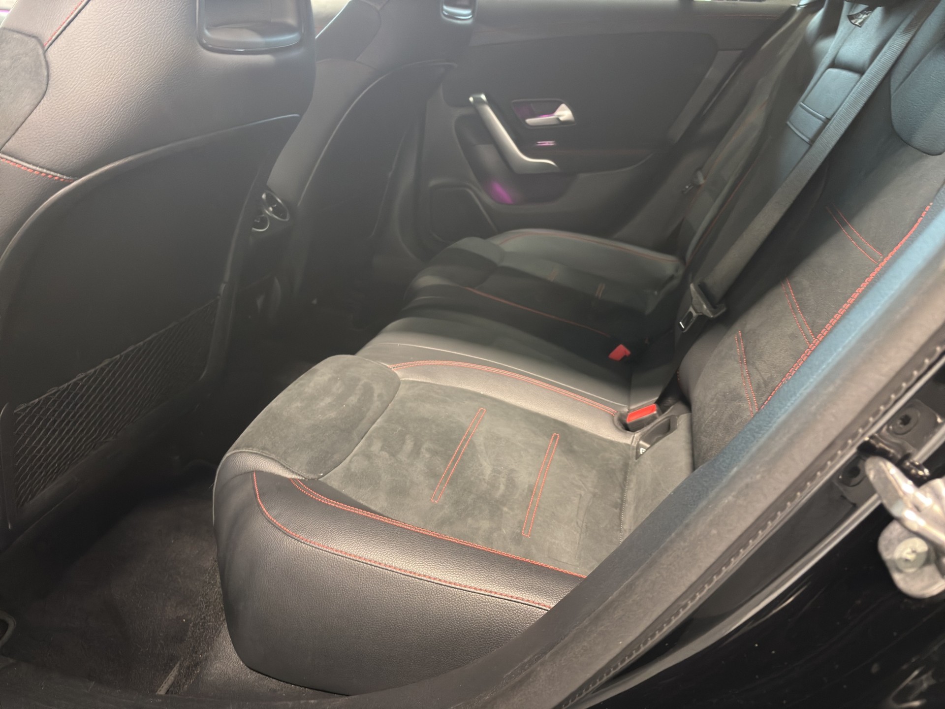 MERCEDES-BENZ CLA Shooting Brake 250 4Matic 7G-DCT AMG Line-image-24