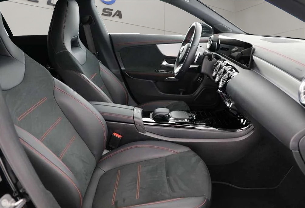 MERCEDES-BENZ CLA Shooting Brake 250 4Matic 7G-DCT AMG Line-image-17