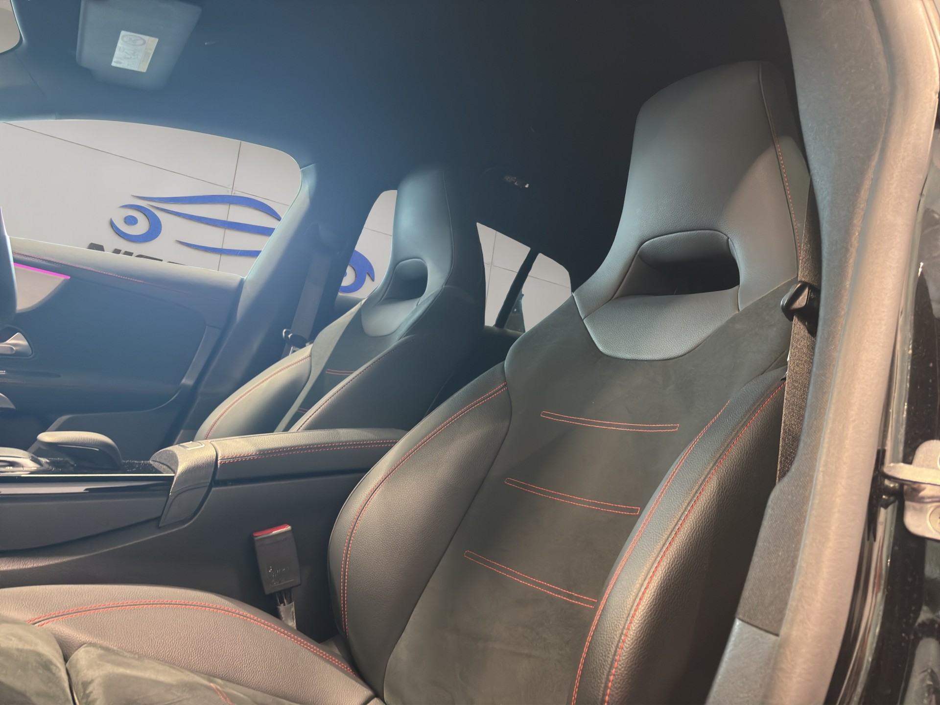 MERCEDES-BENZ CLA Shooting Brake 250 4Matic 7G-DCT AMG Line-image-20