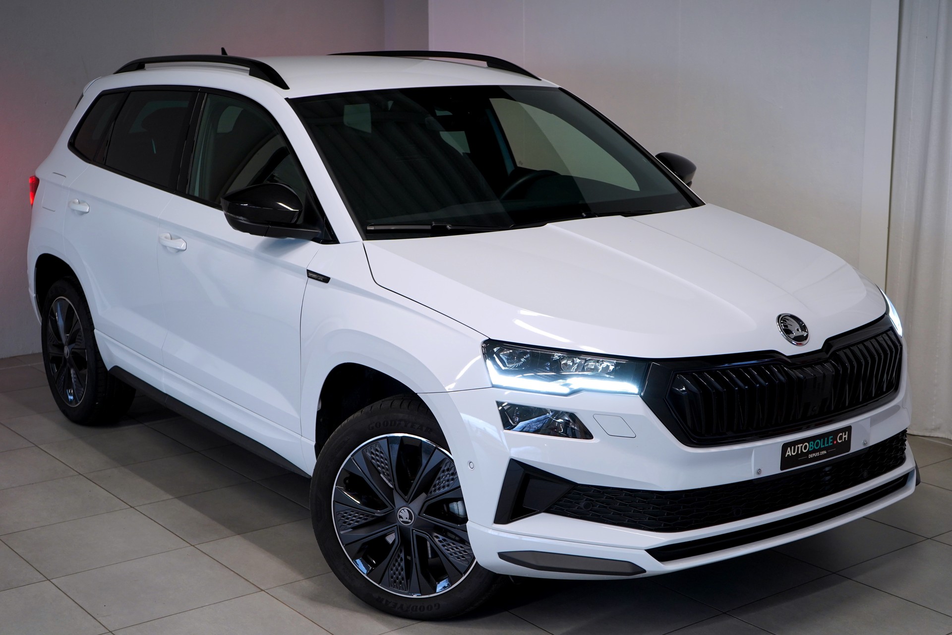 SKODA Karoq 1.5 TSI SportLine DSG-showroom-element-1