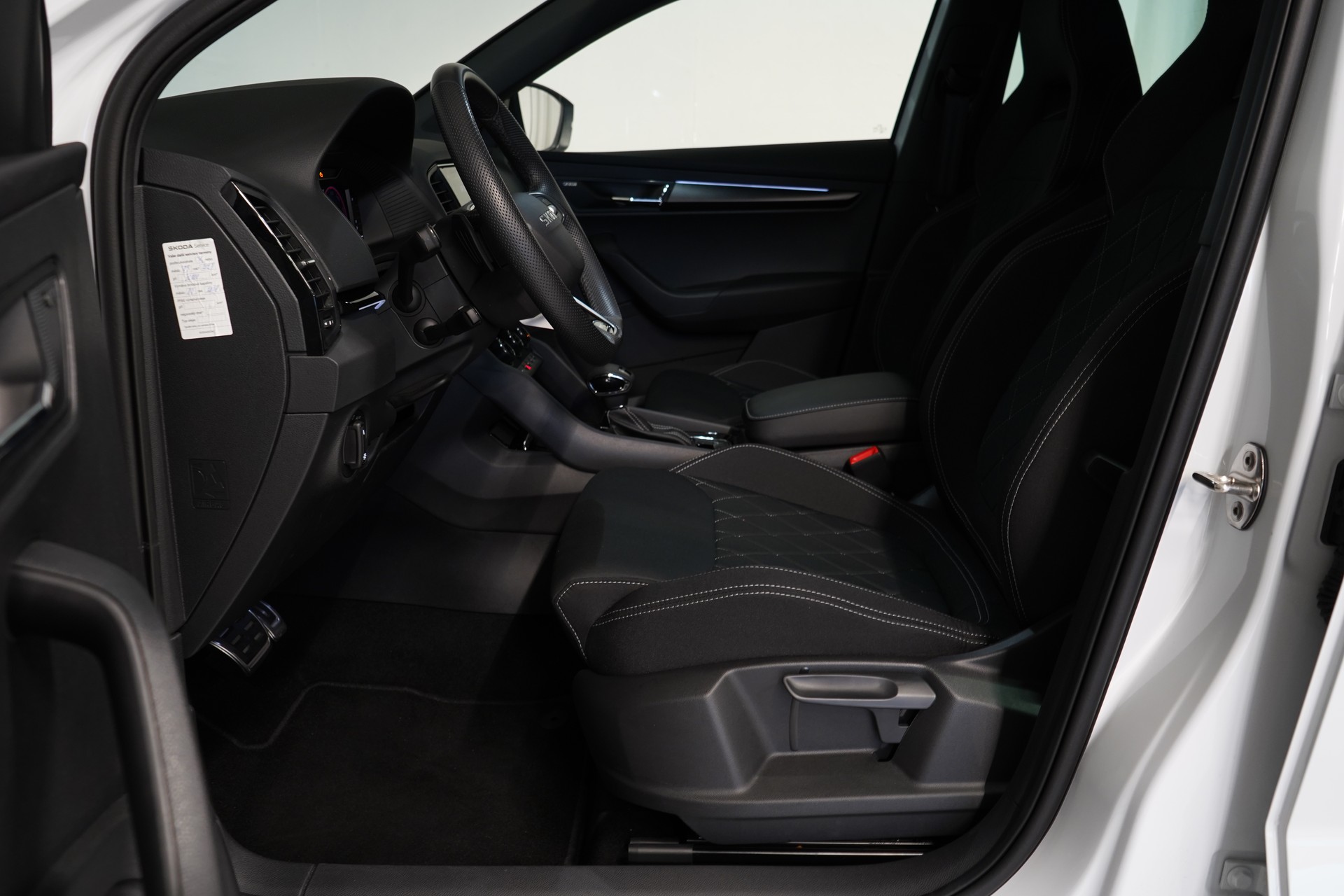 SKODA Karoq 1.5 TSI SportLine DSG-image-14